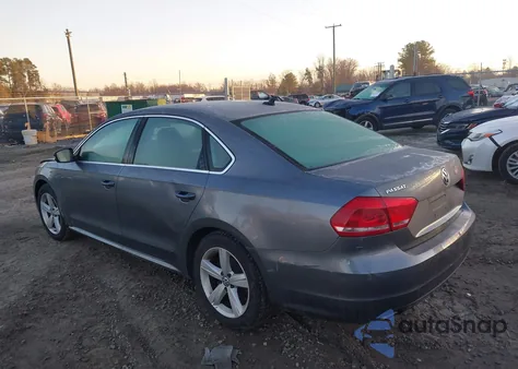 2013 Volkswagen Passat 2.5L Se из США, поврежденный, VIN 1VWBP7A31DC037386